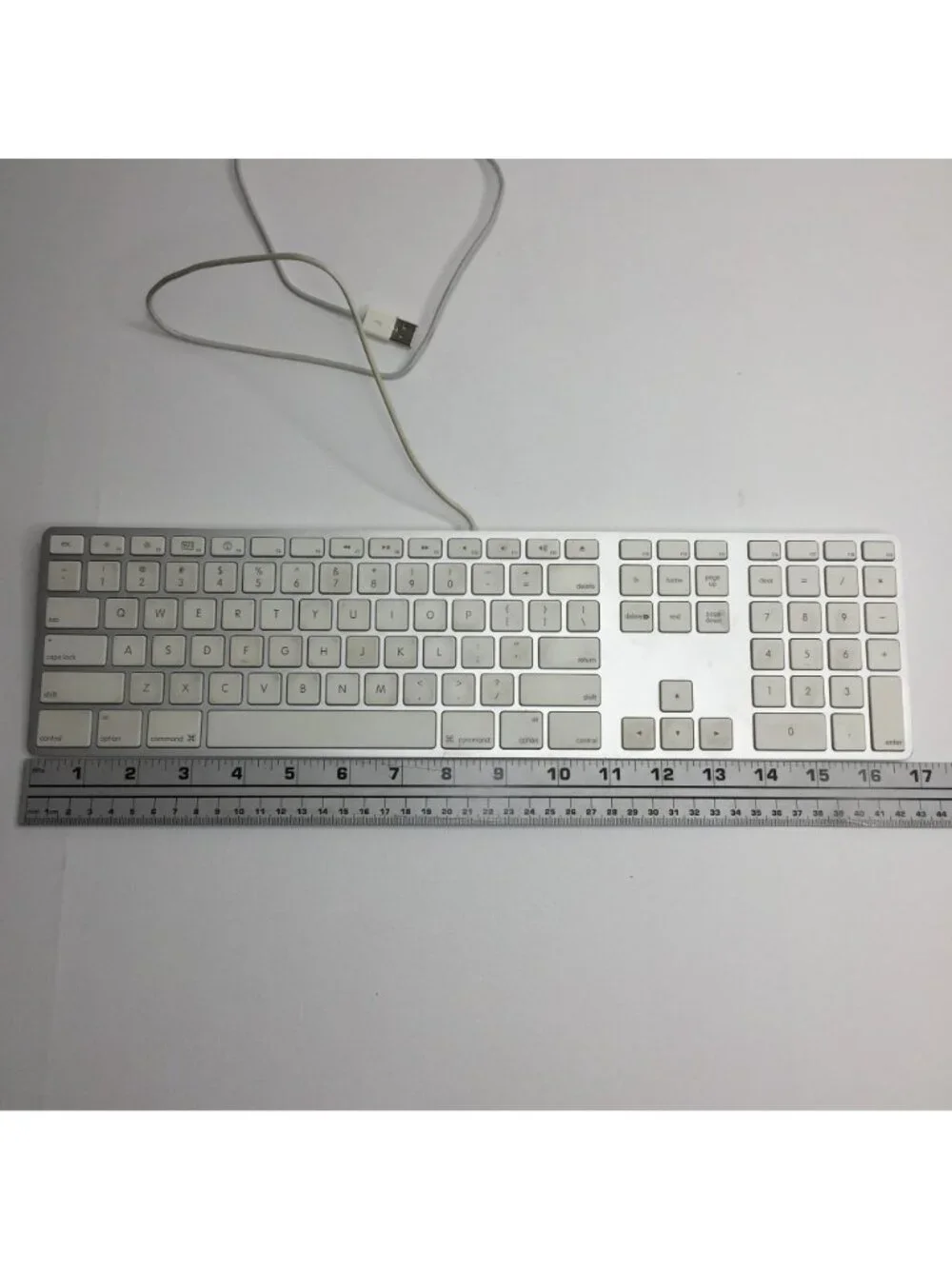 Apple Wired Keyboard Model A1243 Numeric Keypad USB Connection